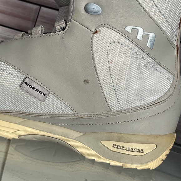Morrow snowboard boots. Women size 8. Used. Cleaned and sanitized. - Picture 4 of 11